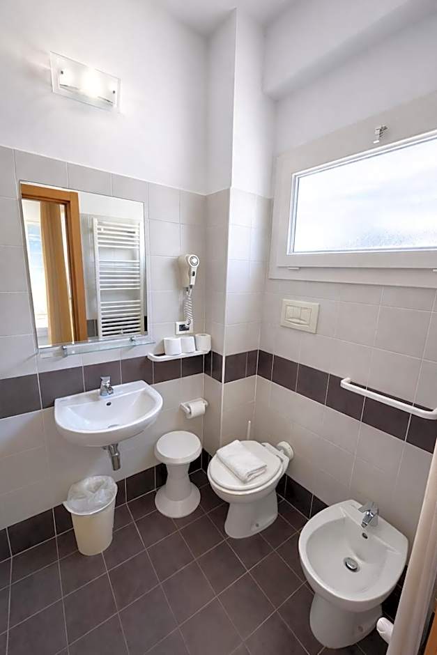 Hotel Favorita Easy Stay Room Only