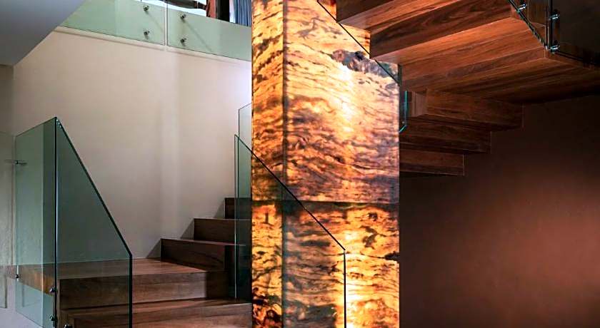 Azul Villa Esmeralda, by Karisma