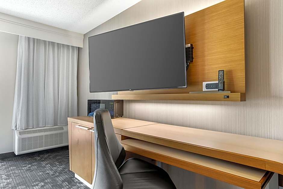 Comfort Inn & Suites Bethlehem Lehigh Valley Airport