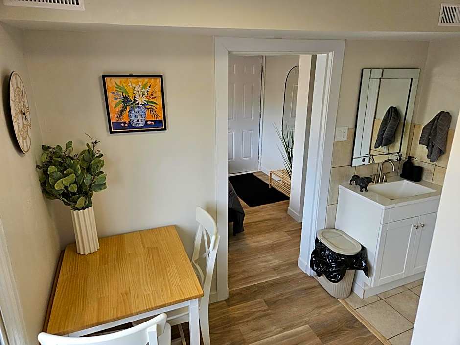 JstLikeHome - Old Ottawa Suite & Guesthouse