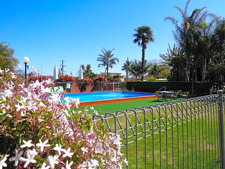 Moon River Motor Inn