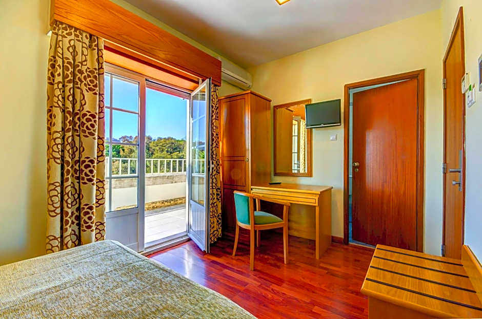 Avenida Park Residence