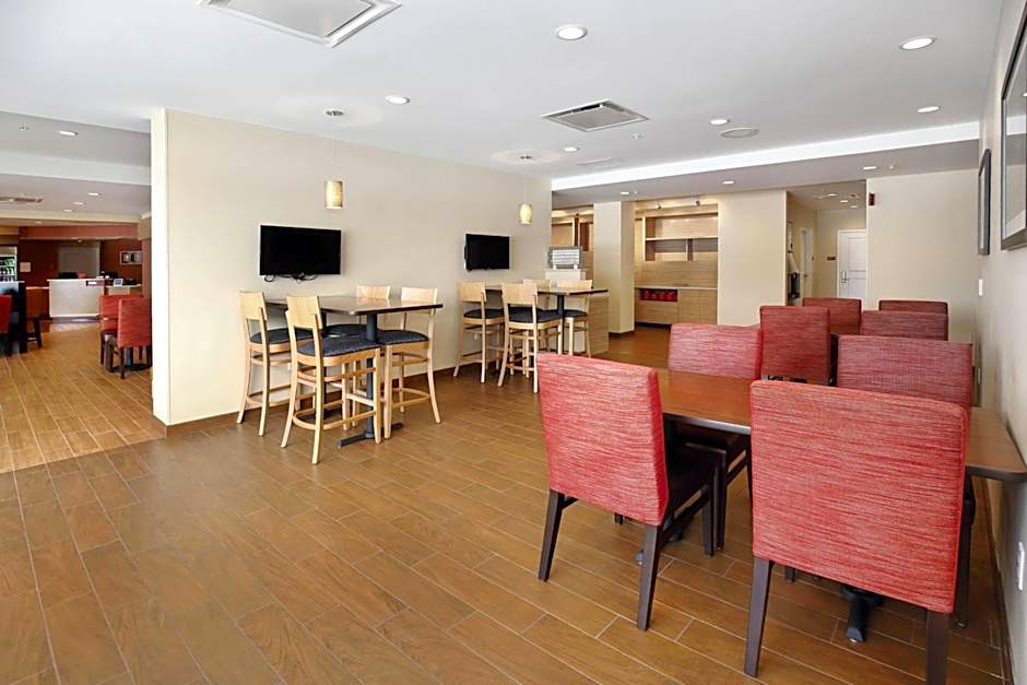 TownePlace Suites by Marriott Grove City Mercer/Outlets