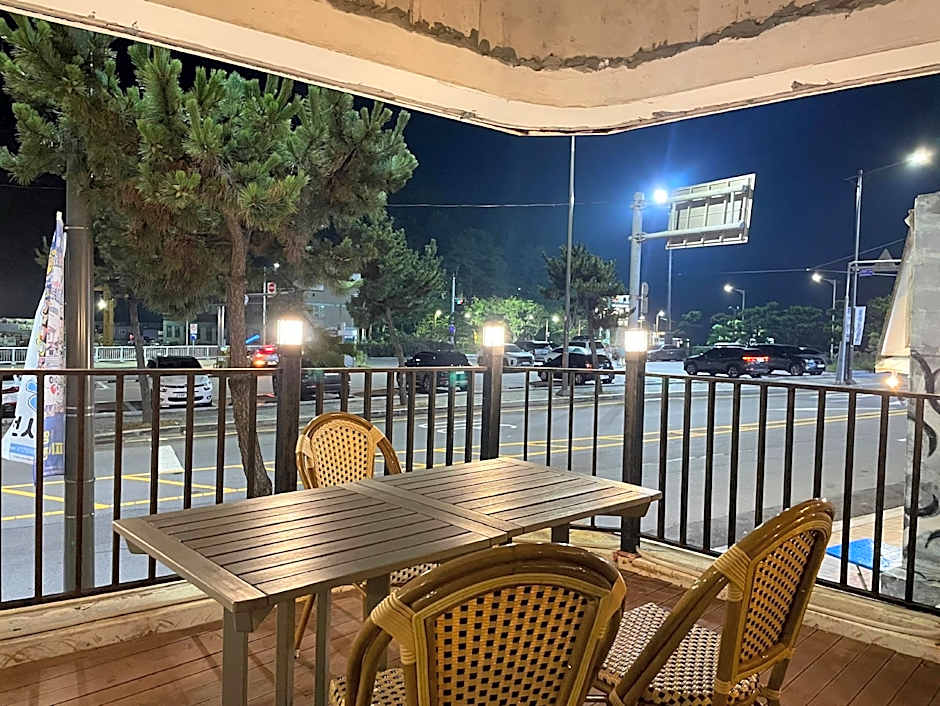 H. Moment Hotel Songjeong