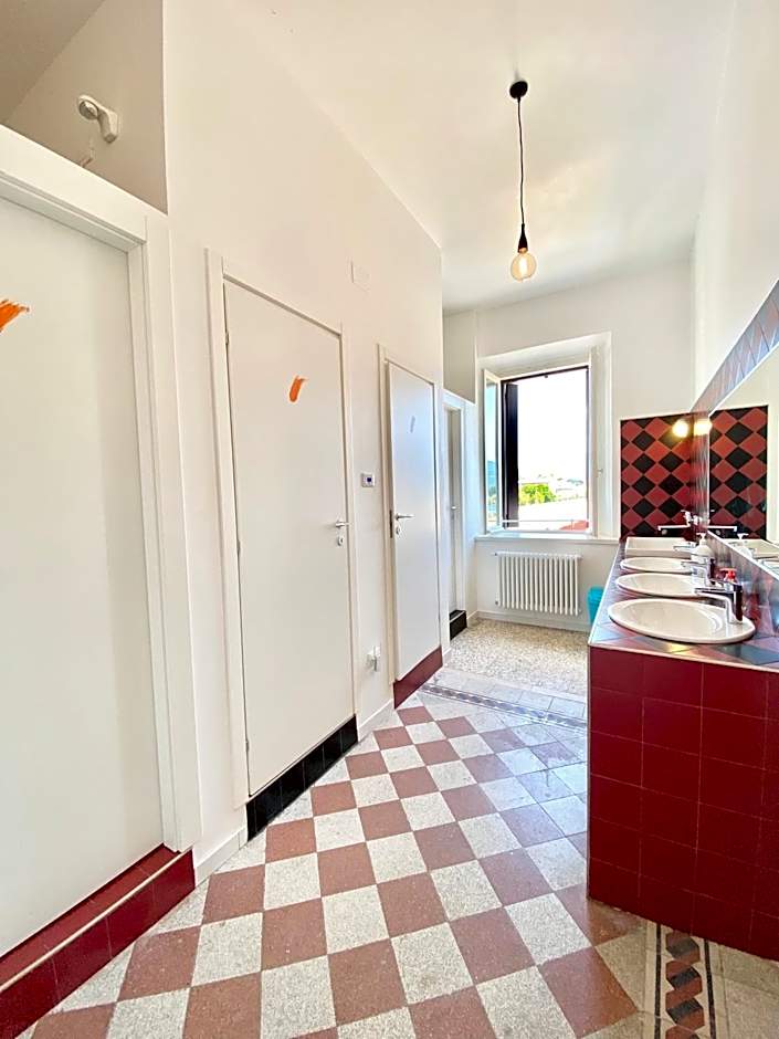 BRIBANO HOSTEL & bike sharing-workers and tourists hospitality