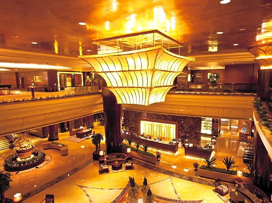 Zhongwei Green Lake Hotel Kunming