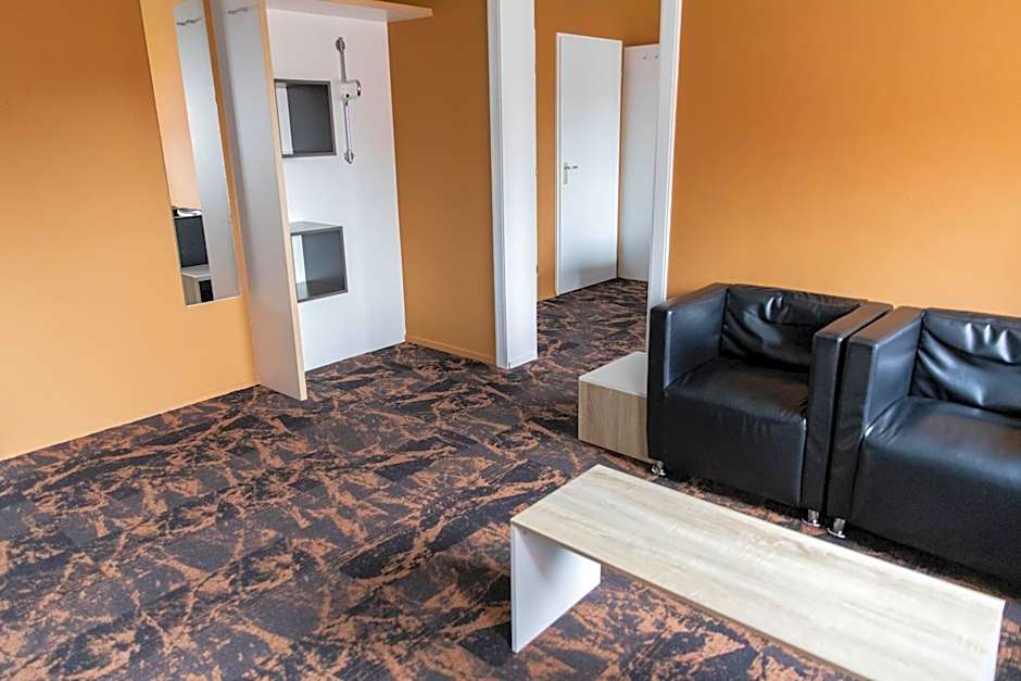 Hotel The Happy Traveler