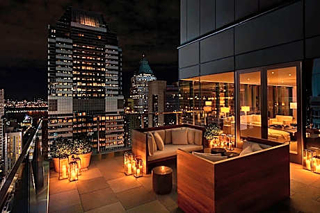 Family Penthouse Suite, 3 Bedroom Penthouse Suite, Times Square view, River view, Corner room
