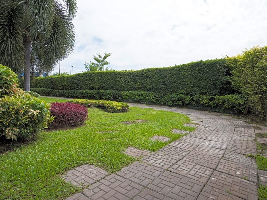 BS Premier Airport Hotel