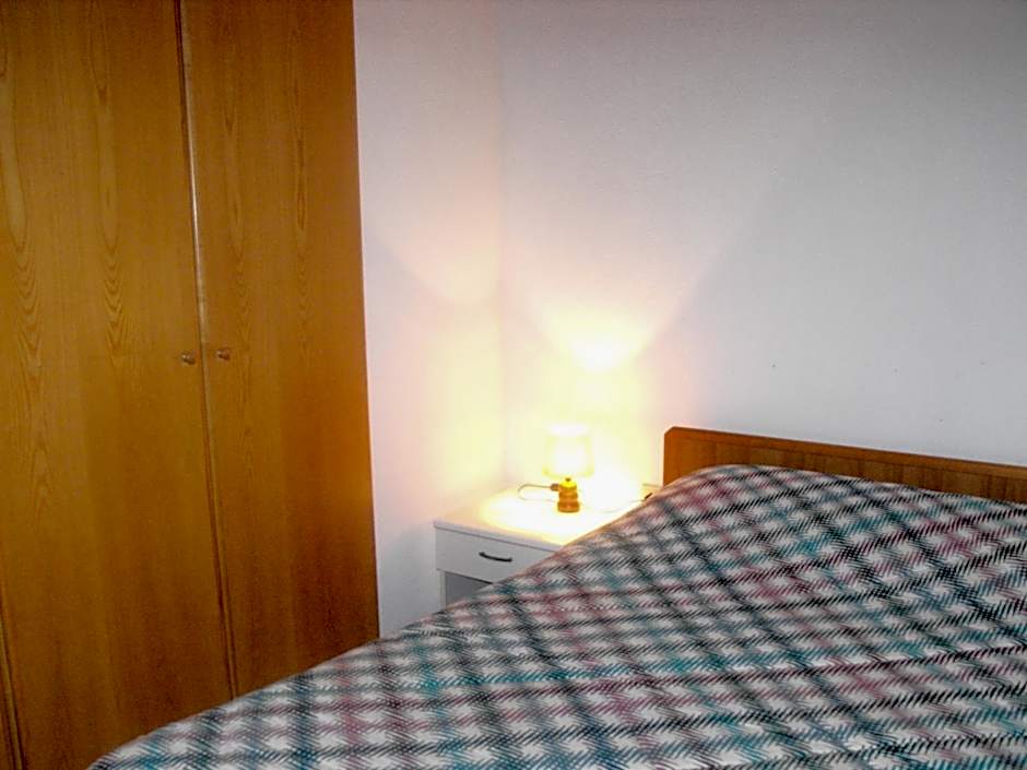 Zdjęcie 1 z 6 — 2 Bedroom Apartment
