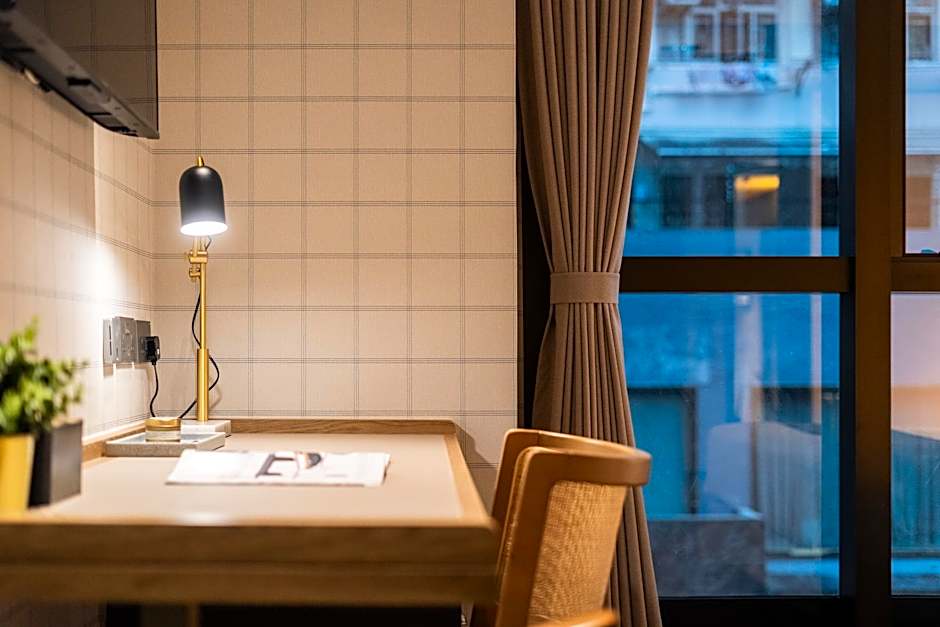 Dash Living on Hollywood