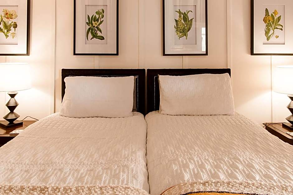 The Merryburn - Rooms and Courtyard Studios