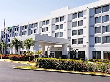 Holiday Inn Express Hotel & Suites Miami - Hialeah/Miami Lakes By IHG