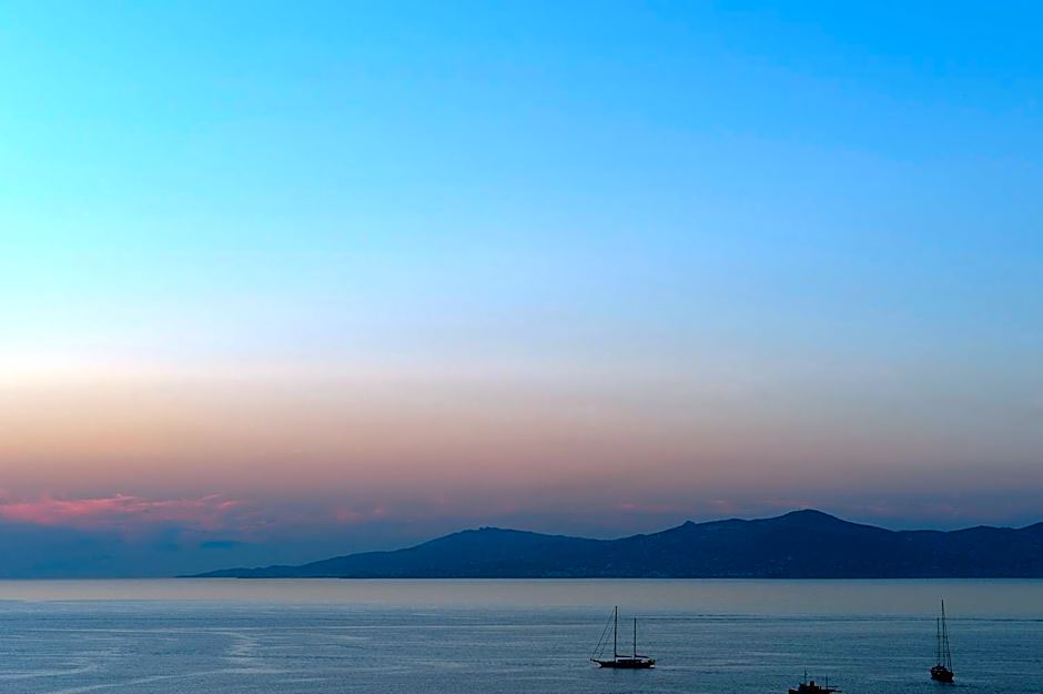 Myconian Korali Relais & Chateaux