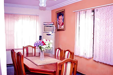 Joh Ann Western Guest House