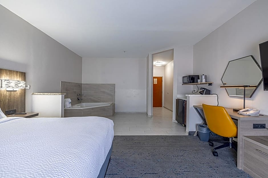 Holiday Inn Express & Suites College Station by IHG