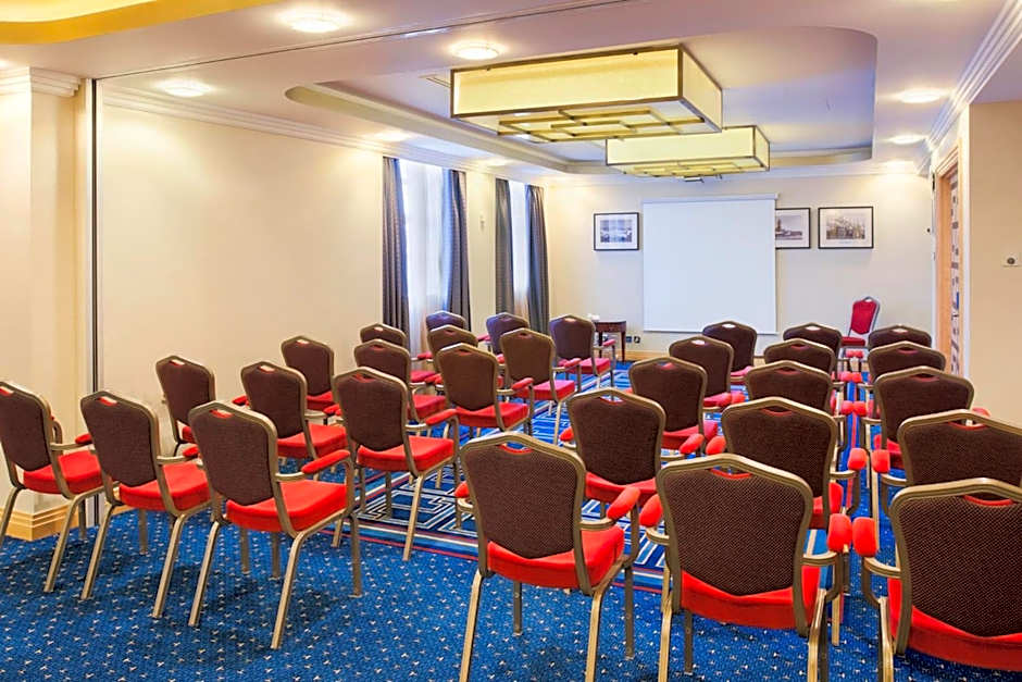 Crowne Plaza Liverpool - John Lennon Airport By IHG