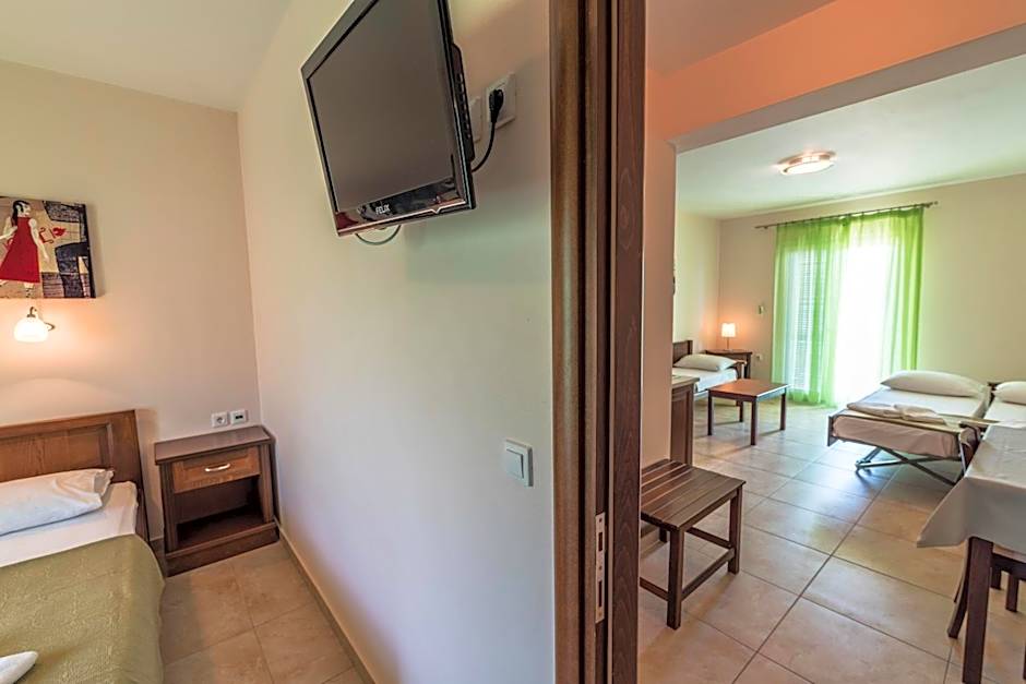 Zeus Apartments
