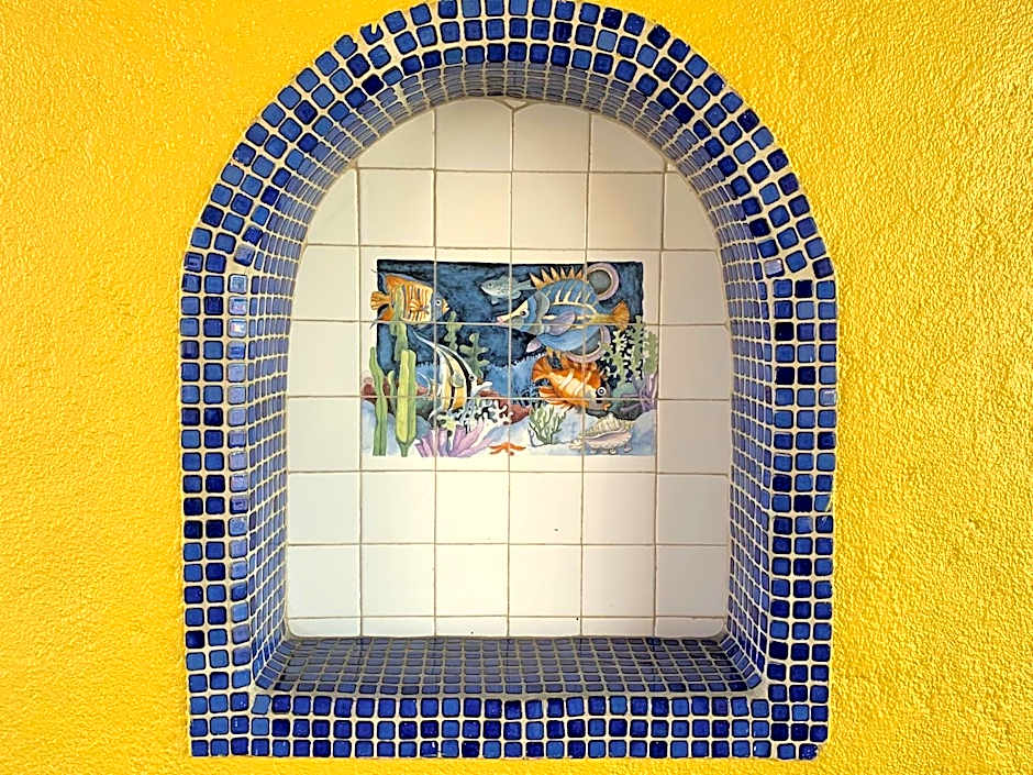Sandyland Reef Inn