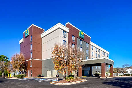La Quinta Inn & Suites by Wyndham North Myrtle Beach