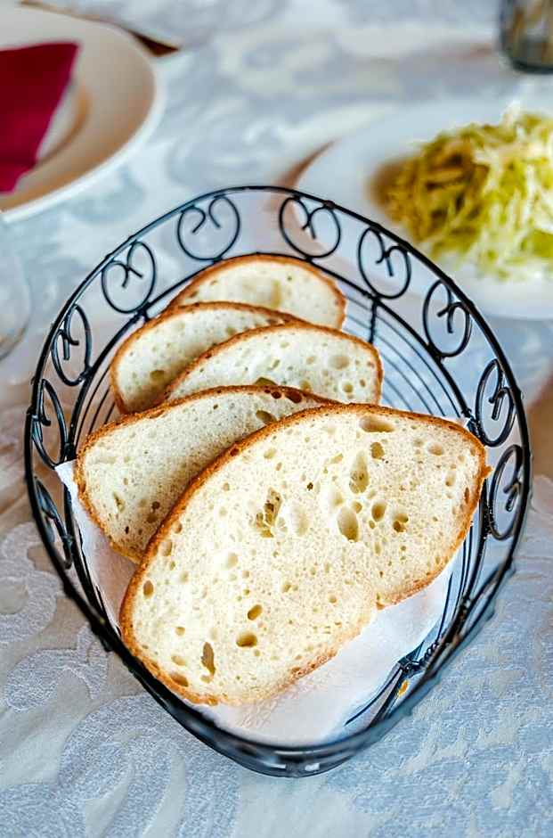 Pansion Mihića dvori