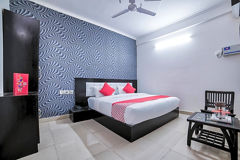 Hotel O Crown Residency