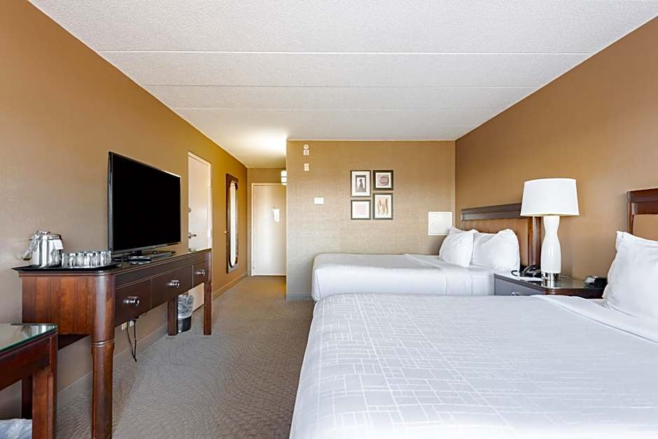 Wyndham Omaha/West Dodge