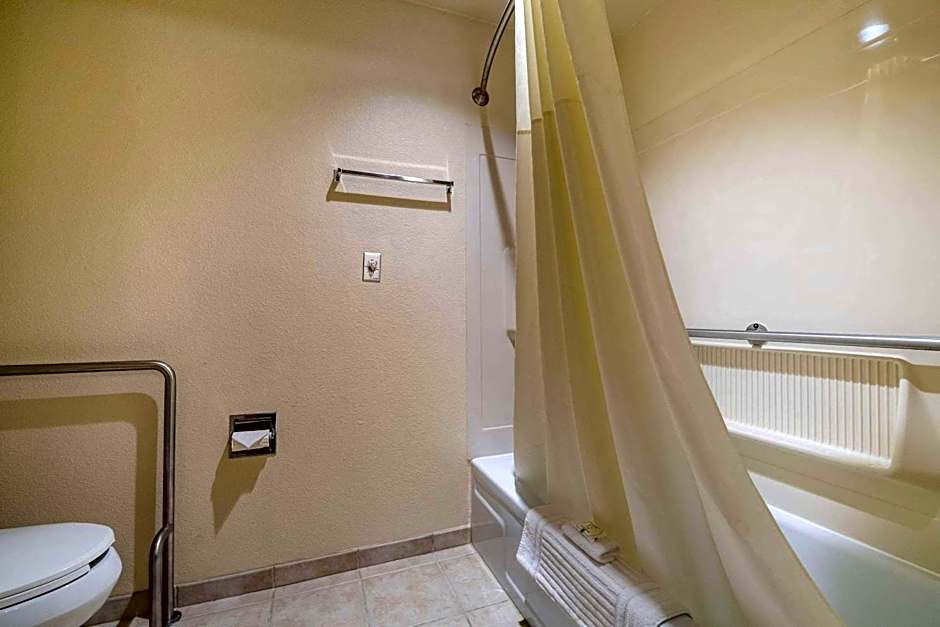 Quality Inn & Suites