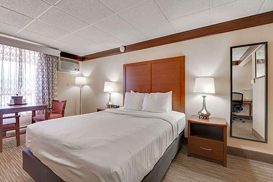Best Western Movie Manor