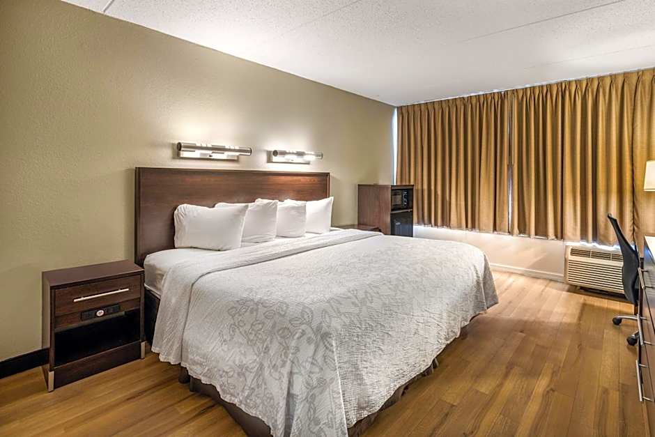 Red Roof PLUS+ Boston - Woburn/Burlington