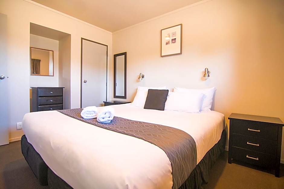 Parklands Motorlodge & Holiday Park