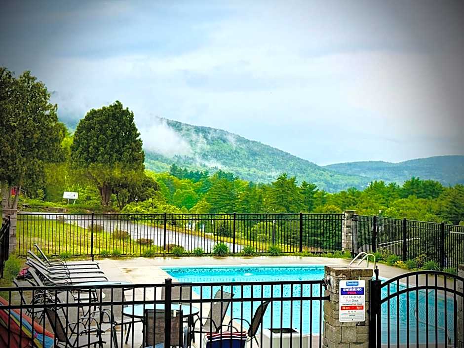 Travelodge by Wyndham Lake George NY