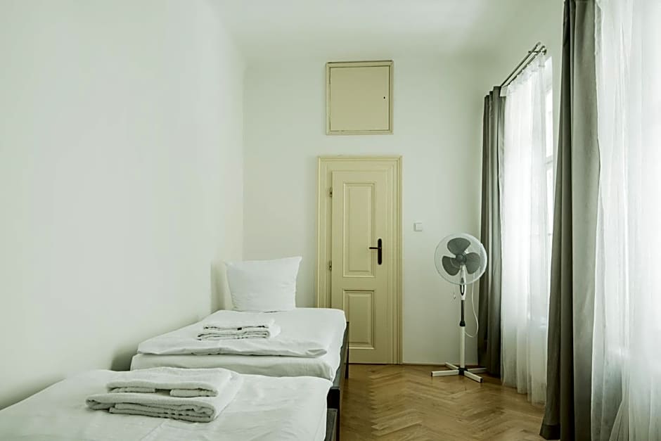 Charles Bridge Hostel & Apartments