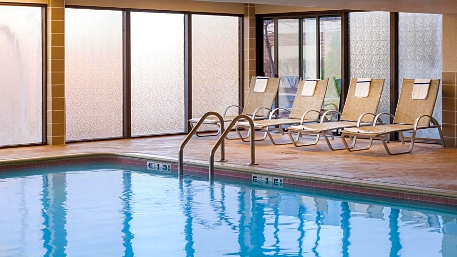 Holiday Inn Hotel & Suites Warren by IHG