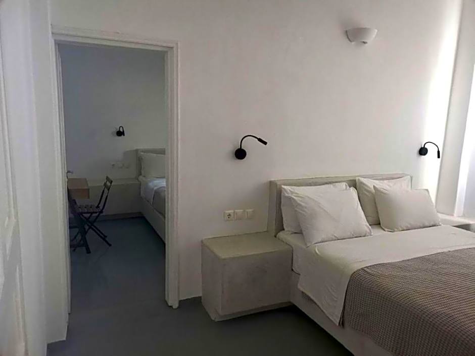 Photo 1 of 6 of Quadruple Room
