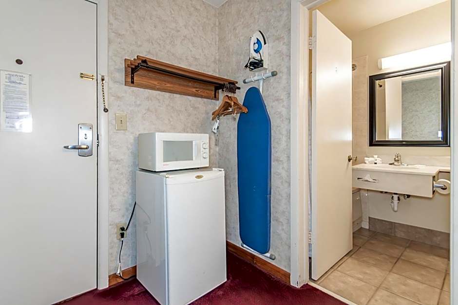 Americas Best Value Inn Austinburg