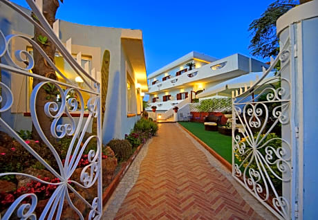 Iris Hotel