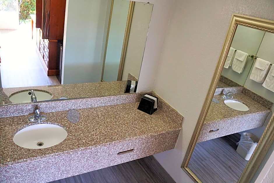 Hotel Elev8