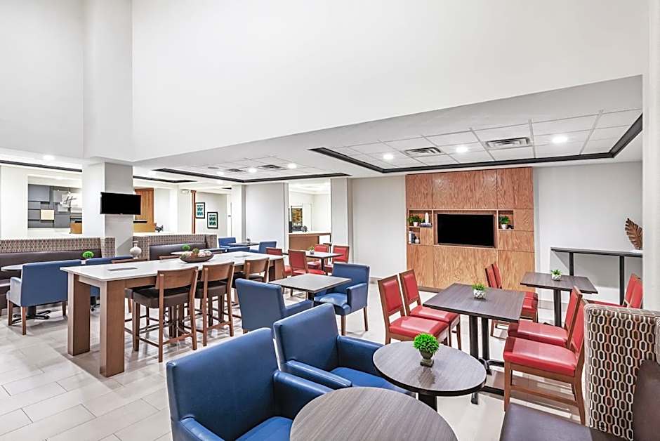 Holiday Inn Express & Suites Baton Rouge East By IHG
