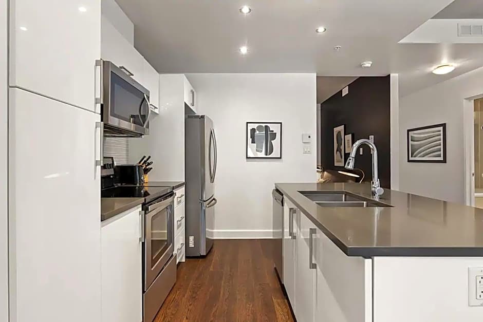 Rozenhaus Montreal Hotel