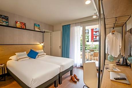 Superior Twin Room with Balcony