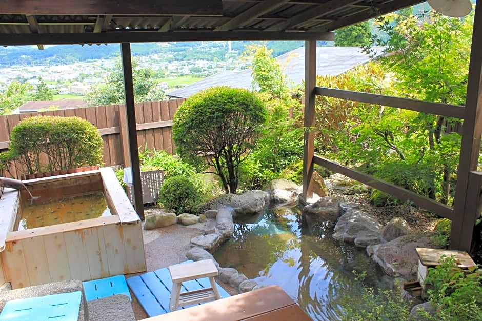 Yufuin Sanso Waremokou Hotel