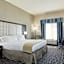 Holiday Inn Express & Suites Eureka By IHG