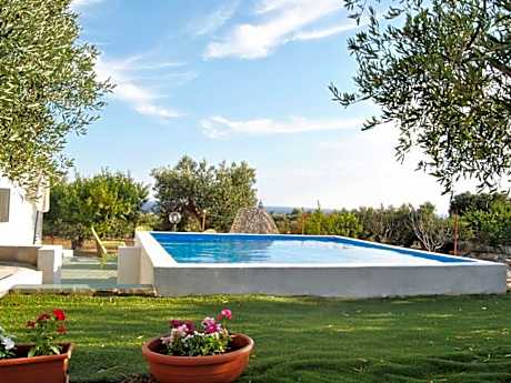 Villetta con piscina vista mare