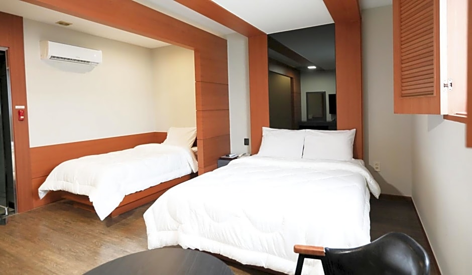 Incheon Airport Hotel June