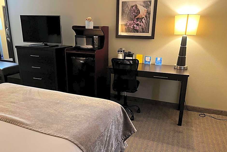 Baymont by Wyndham College Station