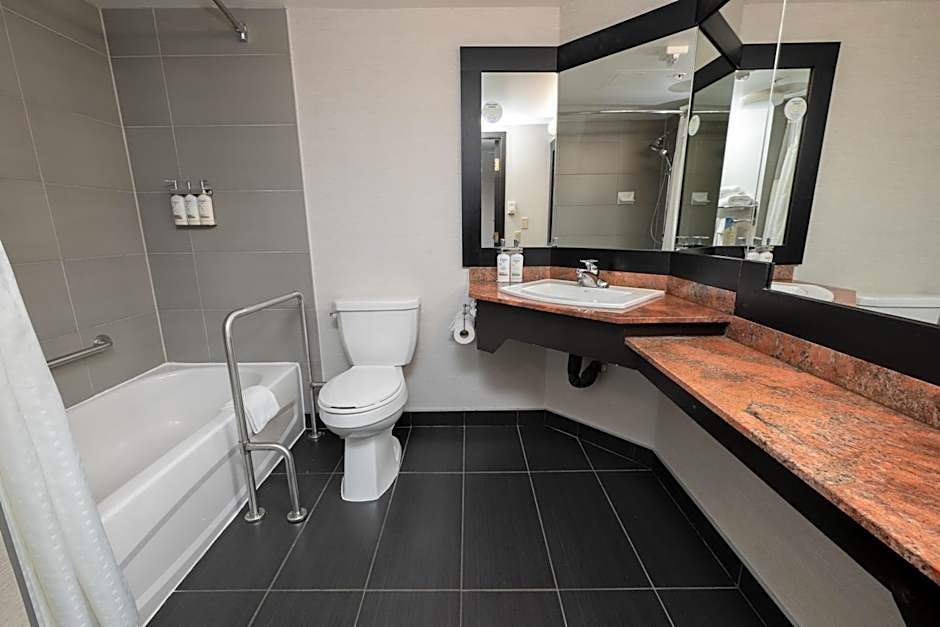 Holiday Inn Montreal Centre Ville Downtown By IHG