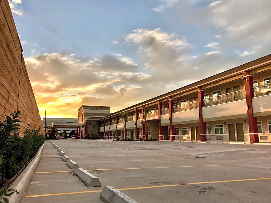 Grand Villa Inn & Suites Westchase