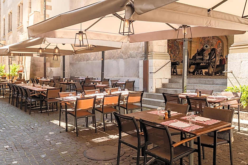 Les Armures Hotel