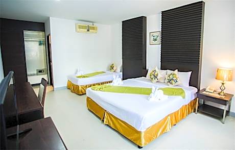 Deluxe Twin Bed Room